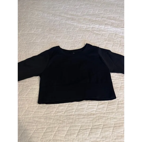 Offline by Aerie Cropped‎ long sleeve top size medium - Image 2