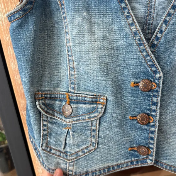 H&M denim vest top vneck button down jean light wash faded sleeveless - Image 4