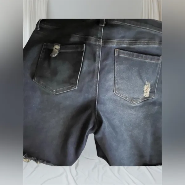Maternity Shorts Time&True with zipper Size 12-14. Distressed Comfortable EUC - Image 2