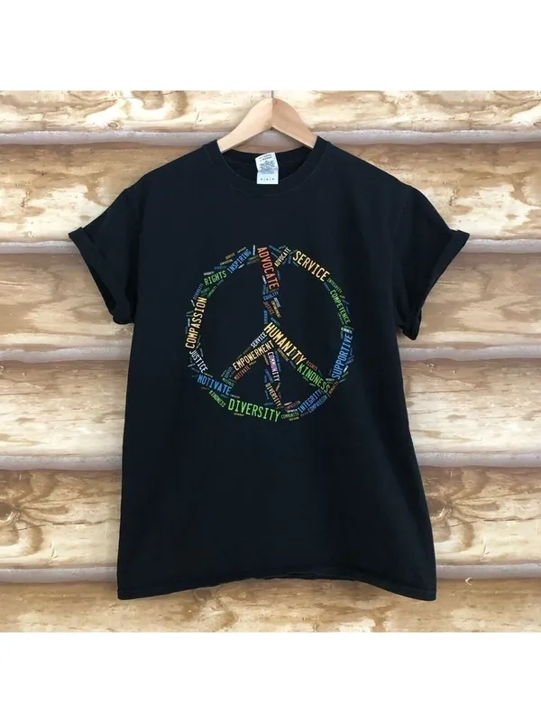 University of Wisconsin Social Work 2015 peace sign tee size medium - Image 2