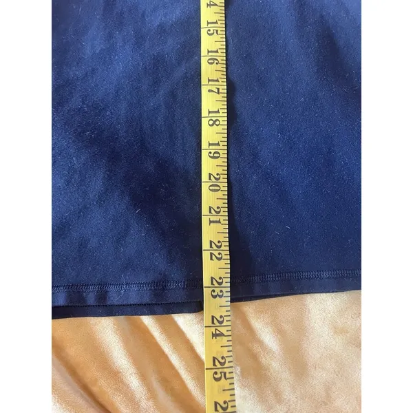 Lululemon Women's Black Tank Top Size 6 - Image 3