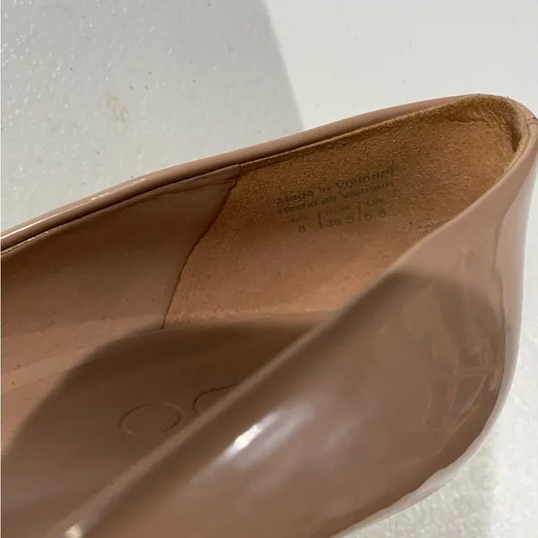Nude pink heels size 8 - Image 6