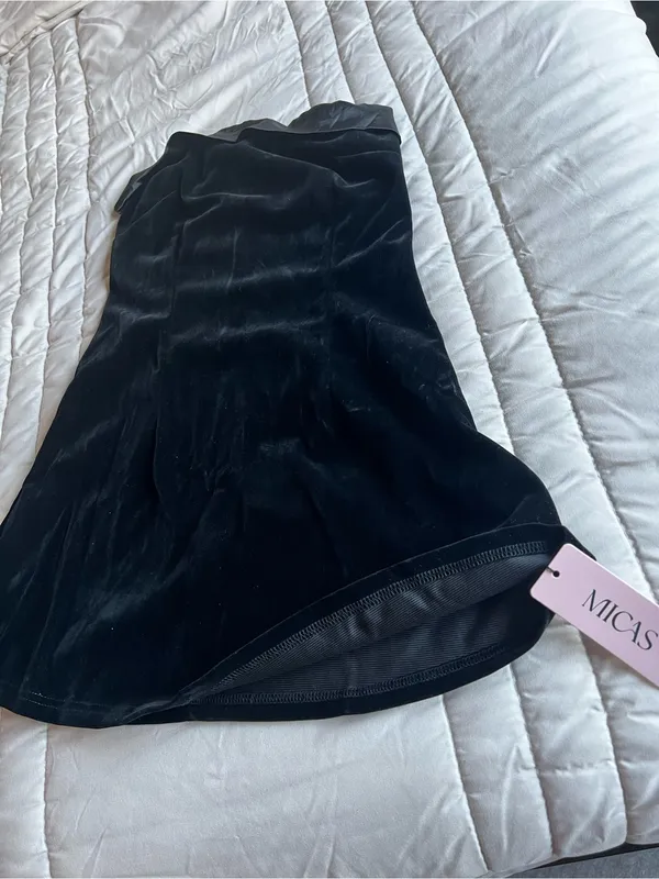 Micas Strapless Black Velvet Mini Dress - Image 7