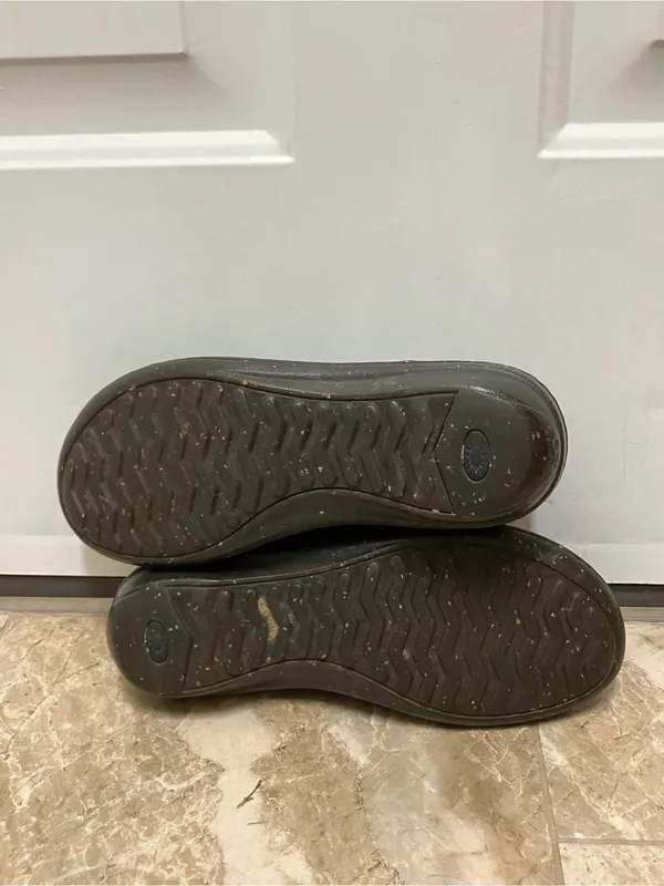 UGG Bettey Leather Slip On Clogs Mules Shoes 8 - Image 7