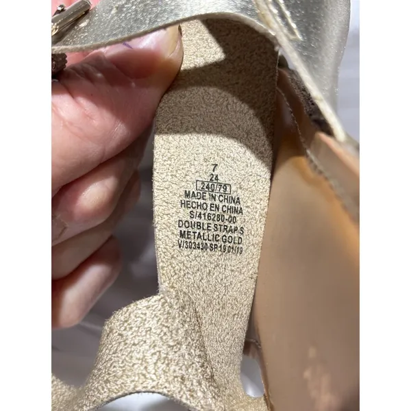 Old Navy Metallic Gold Flat Sandals  Size 7 - Image 8