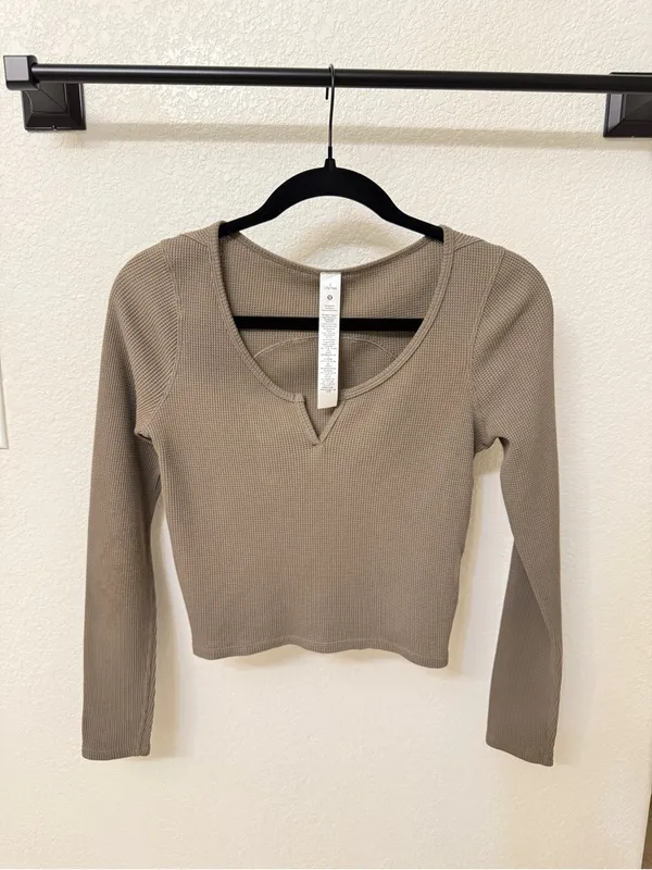 Lululemon Waffle Cotton-Blend Henley Long-Sleeve Shirt Nomad Size 2 NWOT - Image 3