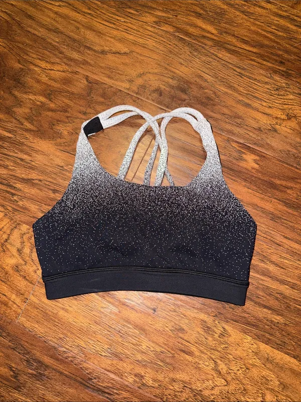 Women’s Lululemon Energy Bra in ombré speckle stop jacquard in black and white - Image 2
