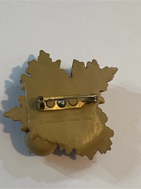 Hallmark Cards Inc. Vintage Acorn & Fall Leaves Brooch - Image 5