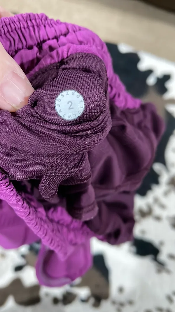 Lululemon shorts size 2 - Image 4
