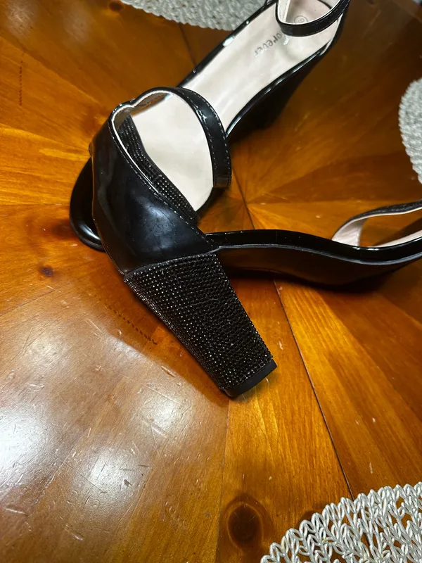 Heels Black Size 9 - Image 2