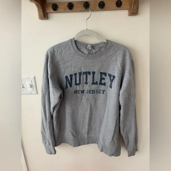 NUTLEY NJ vintage inspired port & company pullover Crewneck sweatshirt LARGE - Image 4