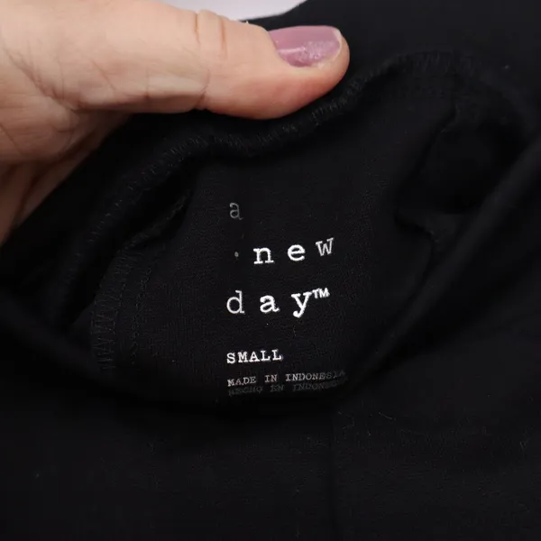 A New Day Black Split Front Hem High Rise Slim Leggings Pants Small VN 1107216 - Image 3