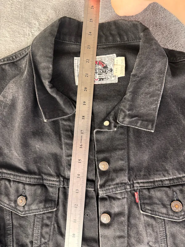 vintage 90s levi’s 77598-0260 black denim trucker jacket men’s M boxy - Image 13