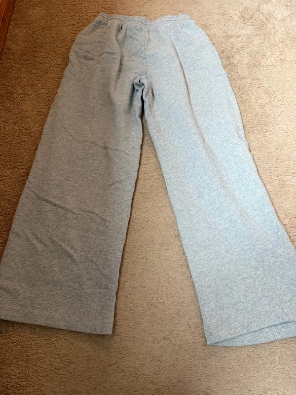Old navy grey sweatpants  - Image 2