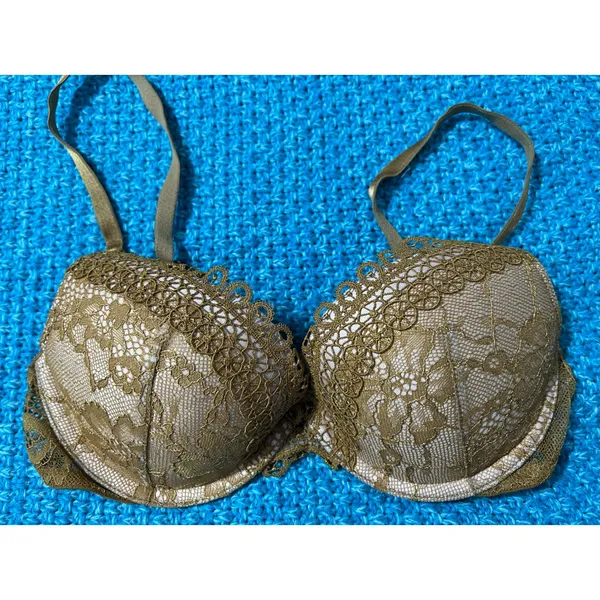 Victoria’s Secret Push-up Bra - Image 2