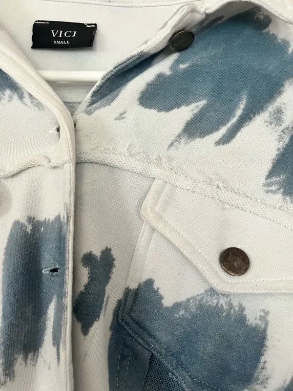 VICI white and blue jacket - Image 3