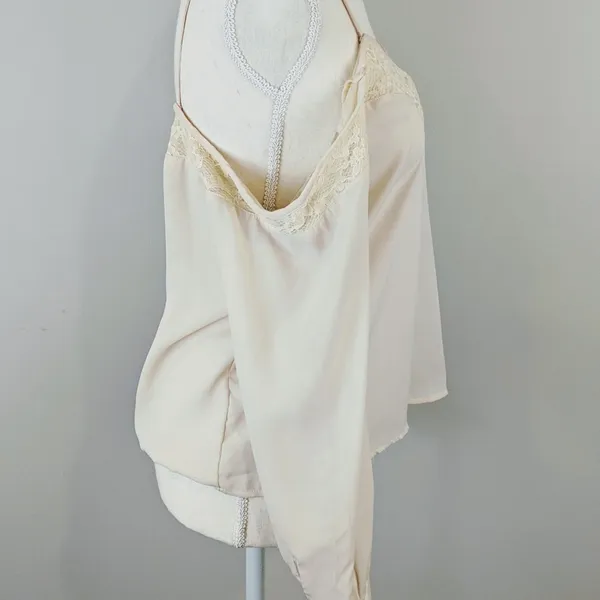 Anthropologie Paper Crane Cold Shoulder Lace Blouse Size M Cream Boho‎ Fairy - Image 2