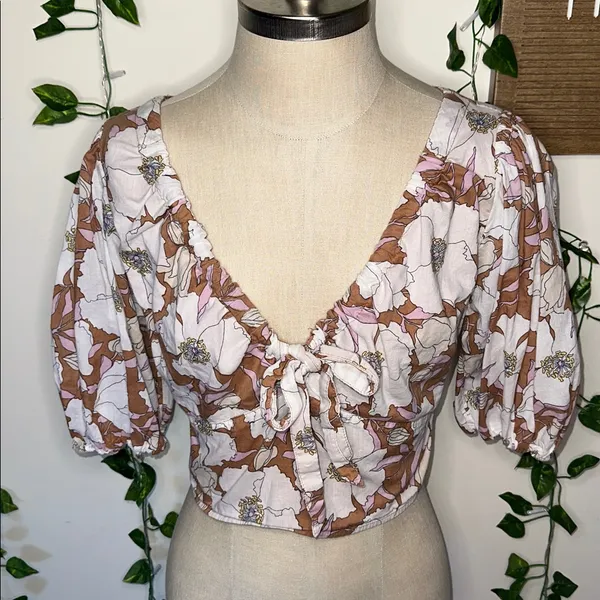 Abercrombie & Fitch Puff Sleeve Floral Cropped Top - Image 2
