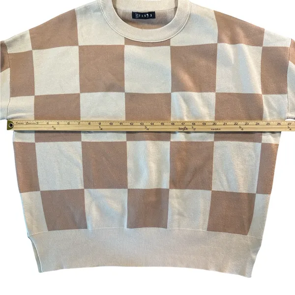 Elegant Checkered Sweater - Image 3