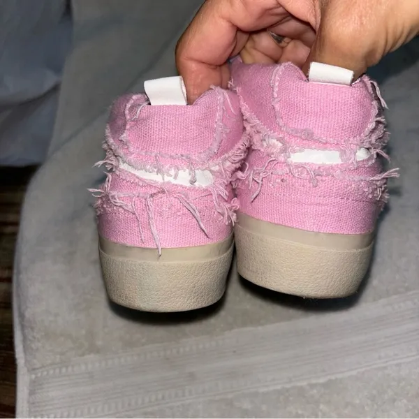 Shu shop 7 1/2 Pink Size 7.5 - Image 4