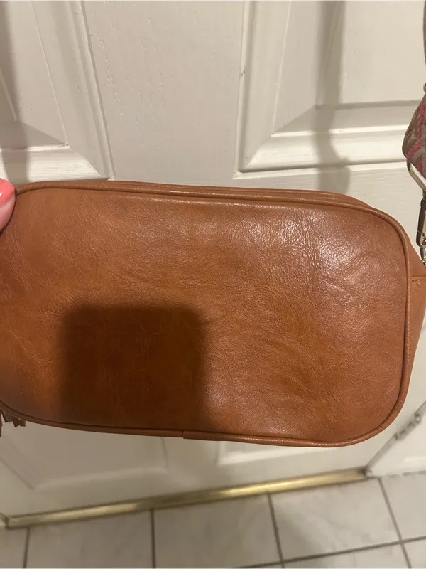 Tan Crossbody Camera Bag with Pink Patterned Strap and Tassel - Image 4