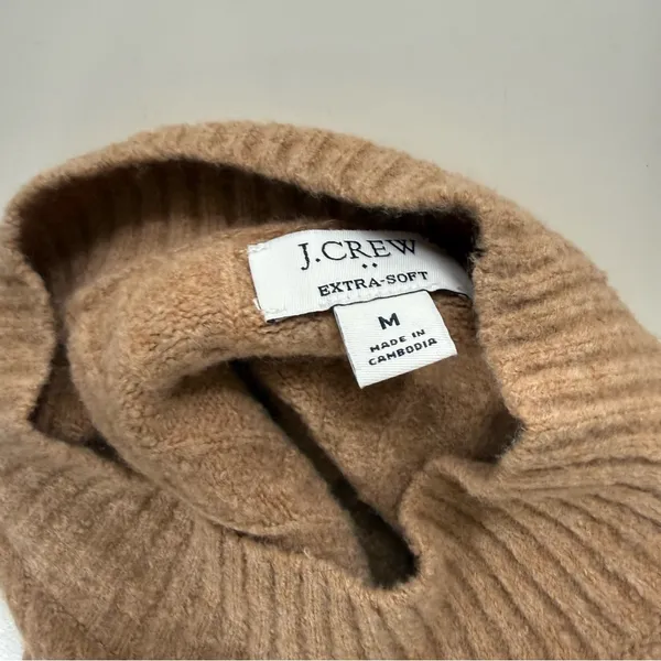 J. Crew Cable-Knit Mockneck Ultra Soft Sweater size Medium - Image 6