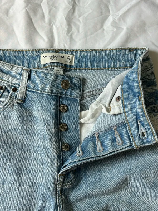 Abercrombie Jeans The Dad High-Rise Curve Love - Image 3