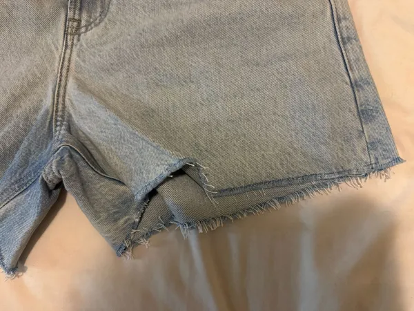Abercrombie Low Rise Loose Shorts - Image 8
