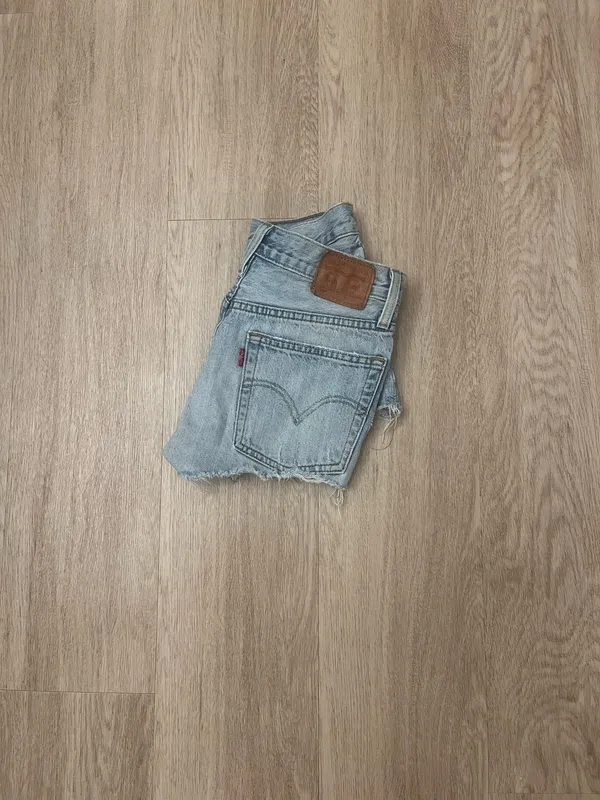 levi’s jean shorts - Image 3