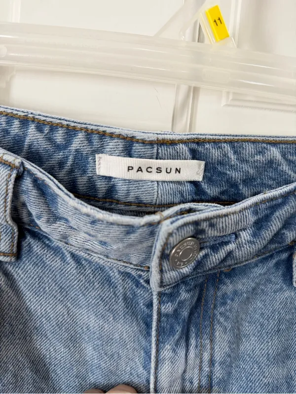 PacSun Light Wash Distressed Boyfriend Jeans Size 29 - Image 5