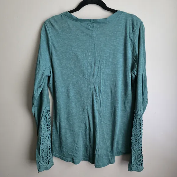 Maurices Green Long Sleeve Henley With Embroidered Lace Sleeve Details Size XL - Image 2
