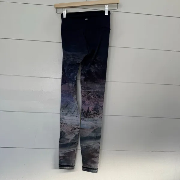 Lululemon Women’s 2 Panorama Full on Luxtreme Tight Pants - Image 4