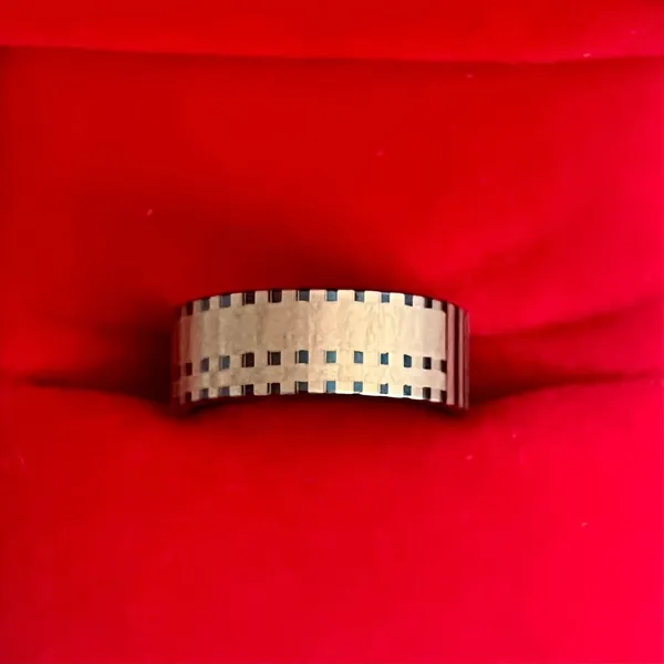 Camera Film Reel Pattern Ring Gold Tone Stainless Steel 6mm Band Size 6 - Image 2