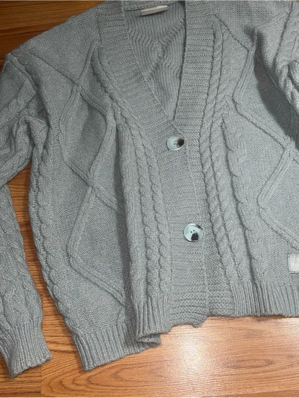 Taylor Swift Light Grey Cable Knit Cardigan. Size medium to large - Image 2