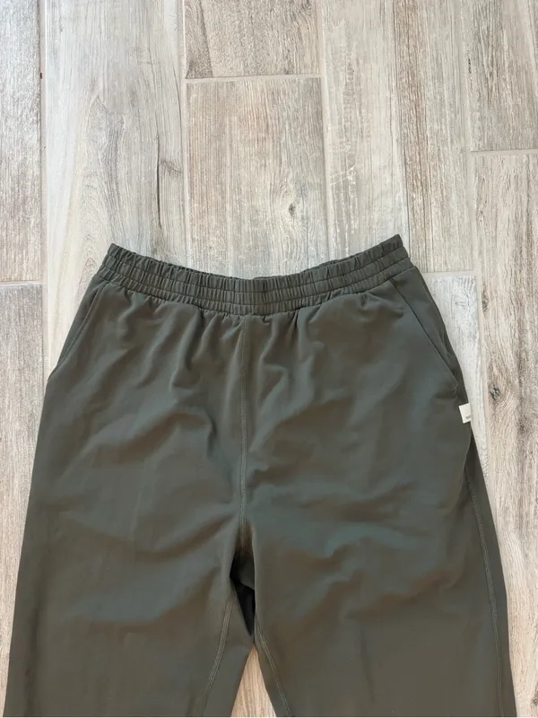 Vuori Boyfriend Sweatpants Size Small Kale Like New - Image 6