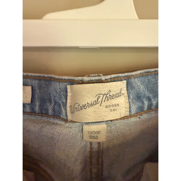 Universal Threads Vintage Straight High Rise Light‎ Wash Jeans Womens 10/30R Blue - Image 2
