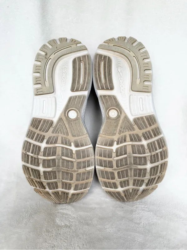 Brooks Ghost 16 Womens Size 9B White Grey Athletic Running Shoes 1204071B151 - Image 8