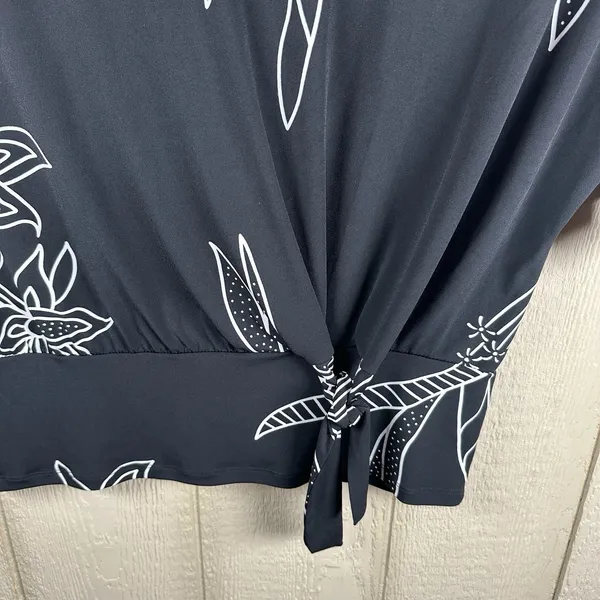 Clara Sun Woo Black White Floral Print Tie Front Blouse Top Size 1X Short Sleeve - Image 3