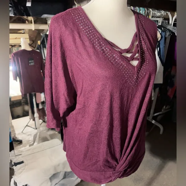 A Love Story Purple Burgundy Tunic Top Stretch Knit V-neck Dolman 3/4 Sleeve NWT - Image 4