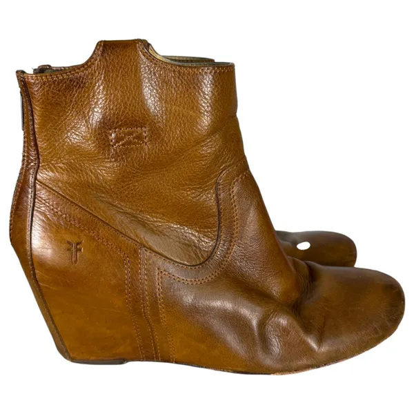 Frye 3470656-COG Carson Wedge Ankle Booties Cognac Brown Size 9.5 - Image 6