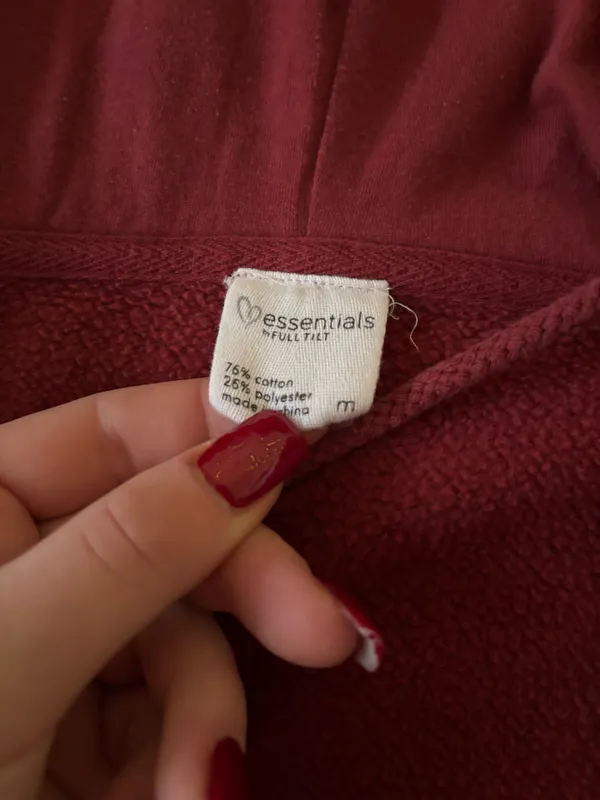 Tillys Sweatshirt Crop - Image 2