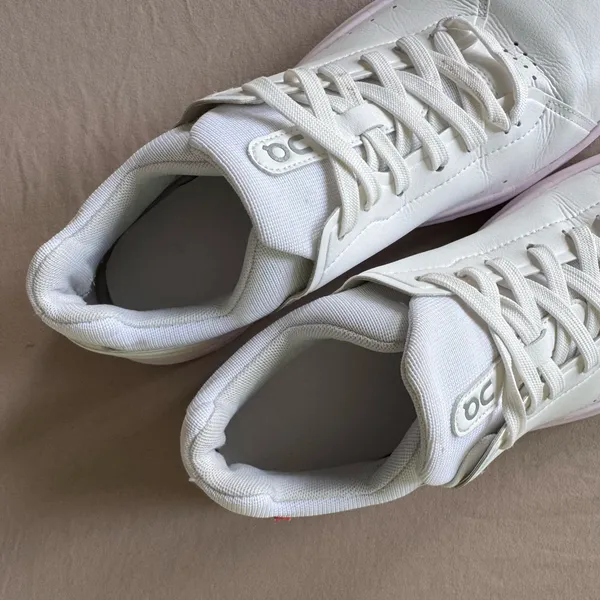 On Running The Roger Advantage Sneakers - Image 9