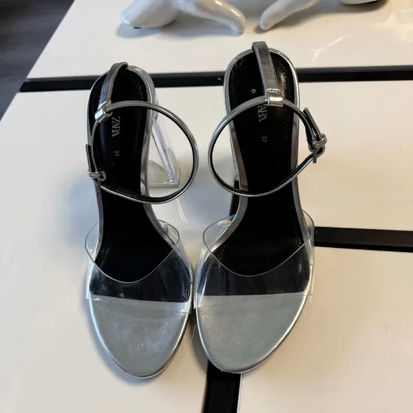✨ Zara Metallic Silver Clear Block Heels - Size 37 ✨ - Image 7