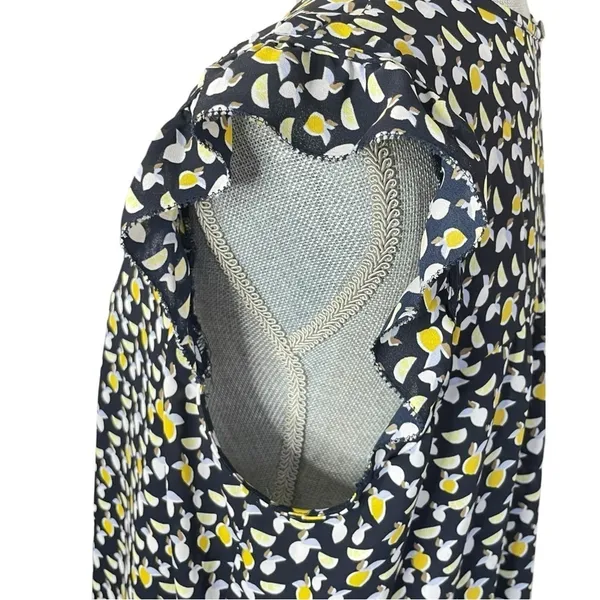 LOFT Women's Black, White, Yellow Lemon Print Flutter Cap sleeve top--Sz Med - Image 6