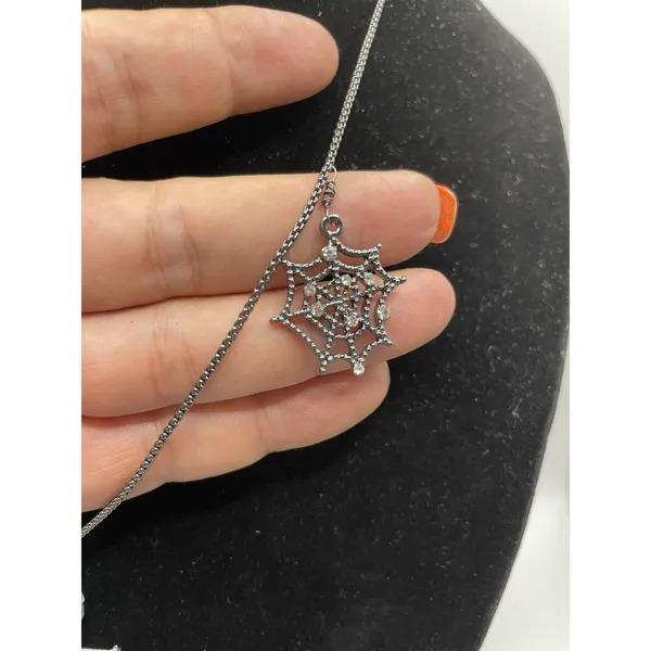 Betsey Johnson Glow In The Dark Adjustable Halloween Skeleton Necklace Goth - Image 3