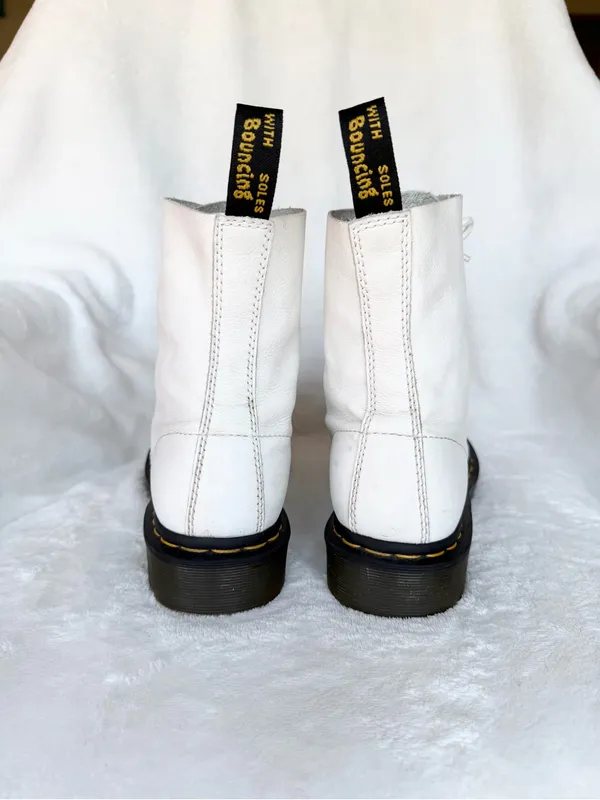 Dr. Martens 1460 Pascal Boots in Off White Size 8 - Image 4