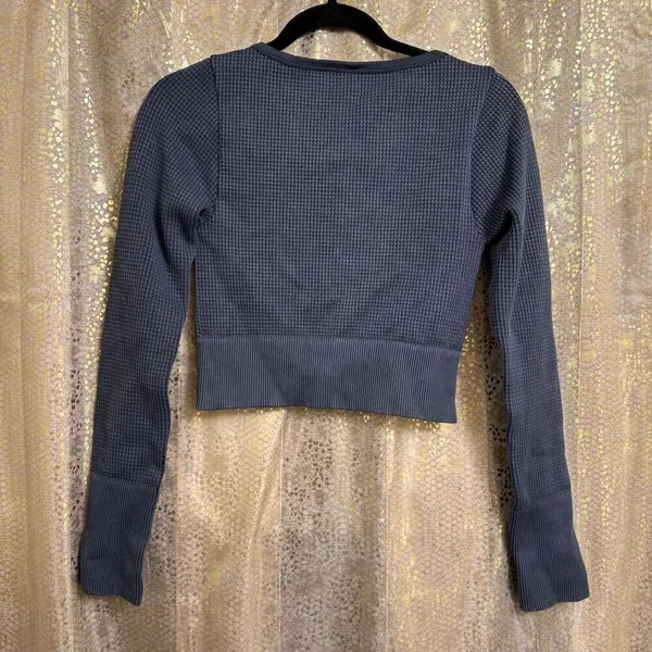 Aerie OFFLINE Main Squeeze Blue Gray Seamless Cropped Waffle Henley Top‎ Medium - Image 2