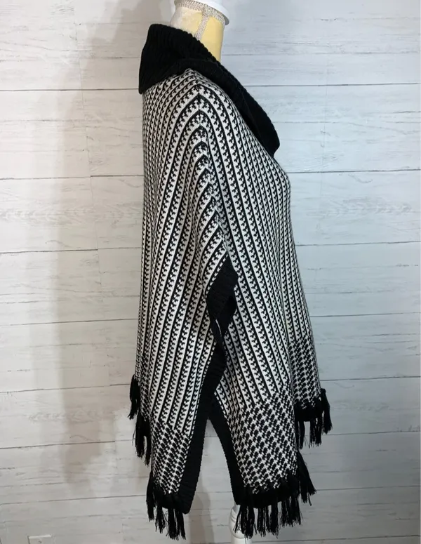 White House Black Market black white fringe poncho size M - Image 4