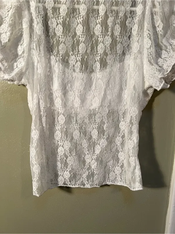 Women’s Sz Medium Short Sleeve Blouse White Lace Black Trim Bow Scoop Neck Sheer - Image 11