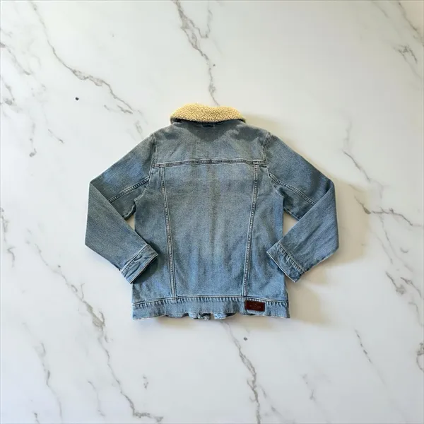 Hollister Women's‎ Blue Denim Jean Jacket Light Wash Size Medium - Image 2